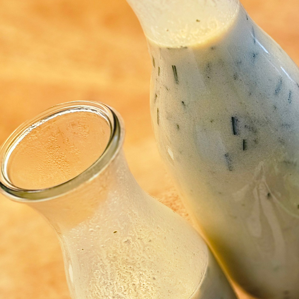 Salatsoße im Glas